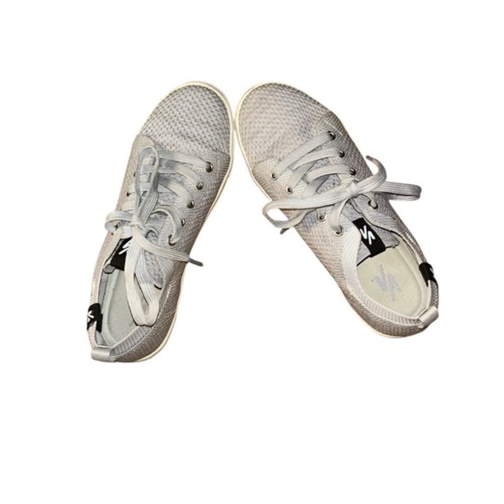 Rival Women’s Gray Textured Sneakers Size:8